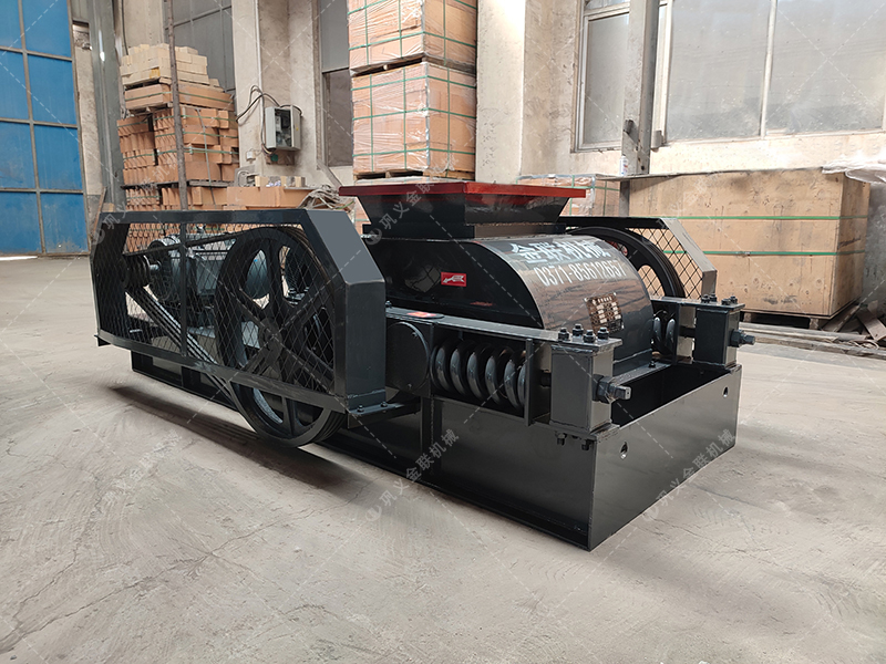 2pg400*250小型對(duì)輥破碎機(jī)發(fā)貨圖片_發(fā)往湖南長沙_破碎石英沙