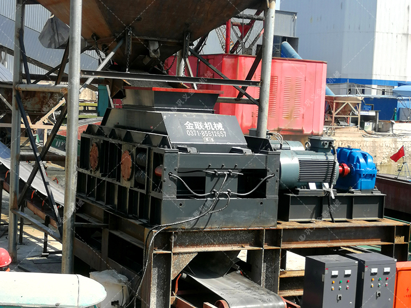 青石和河卵石哪個(gè)制砂好？用對輥破碎機(jī)怎么樣？