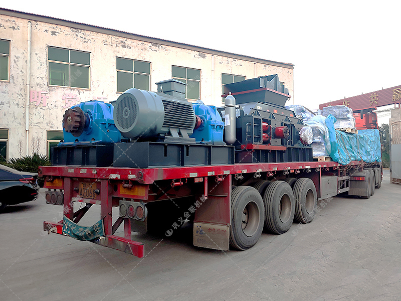 花崗巖液壓對(duì)輥破碎機(jī)多少錢？有沒有好的廠家推薦？